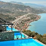 Hotel ​le Grand Bleu 5*