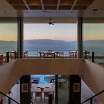 ​le Grand Bleu Hotel Derveni
