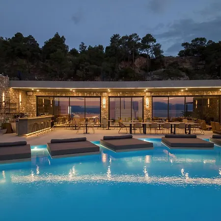 Hotel ​le Grand Bleu Derveni