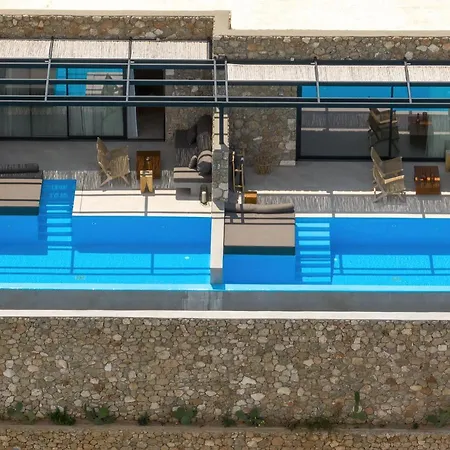 ​le Grand Bleu 5* Derveni