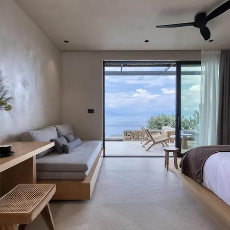 Hotel ​le Grand Bleu Derveni