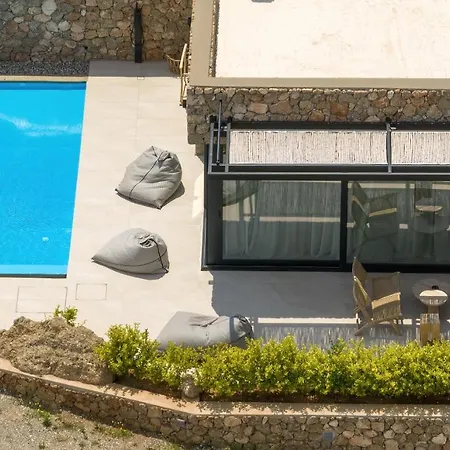 ​le Grand Bleu Hotel Derveni