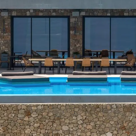Hotel ​le Grand Bleu *