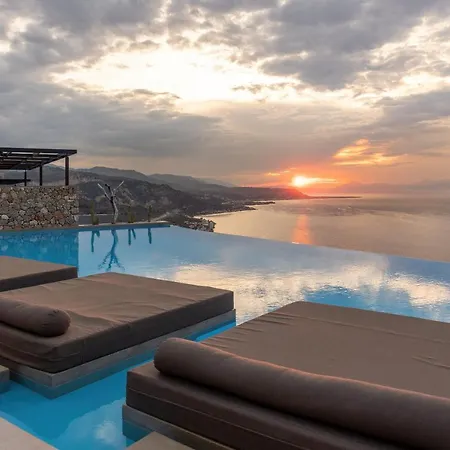 ​le Grand Bleu 5* Derveni