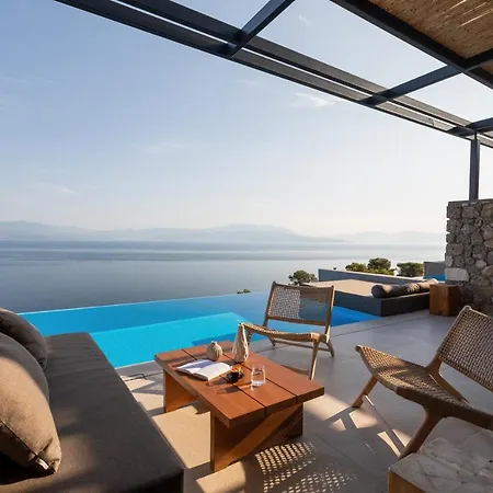 ​le Grand Bleu Derveni