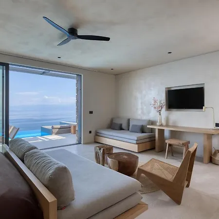Hotel ​le Grand Bleu *