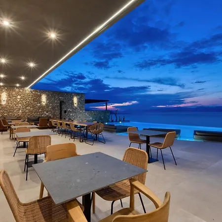 Hotel ​le Grand Bleu *