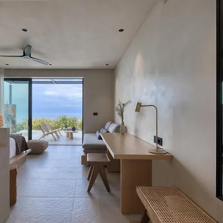 ​le Grand Bleu 5* Derveni