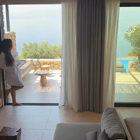 ​le Grand Bleu 5* Derveni