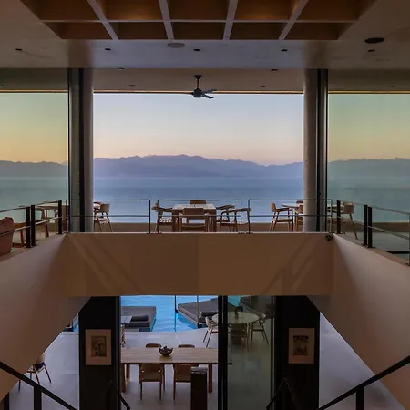 ​le Grand Bleu Hotel Derveni