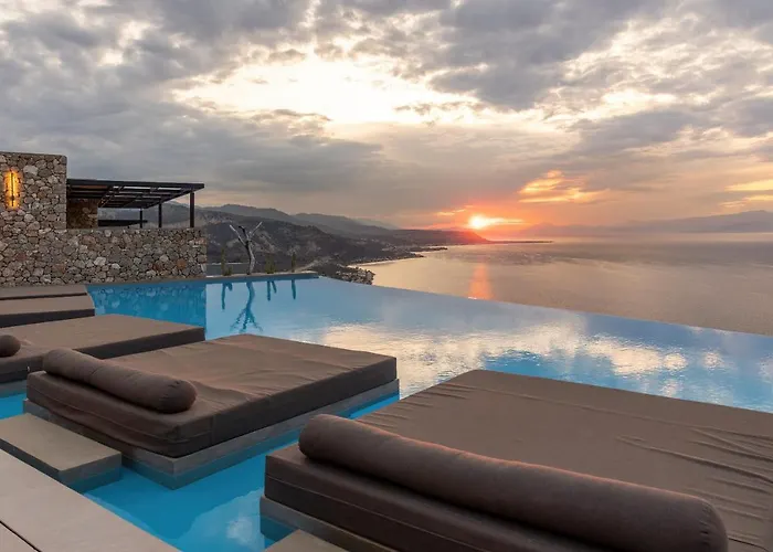 ​le Grand Bleu 5* Derveni