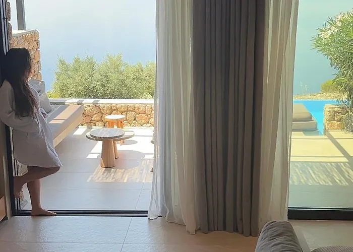 ​le Grand Bleu 5* Derveni