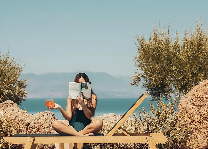 ​le Grand Bleu Otel Dhervénion