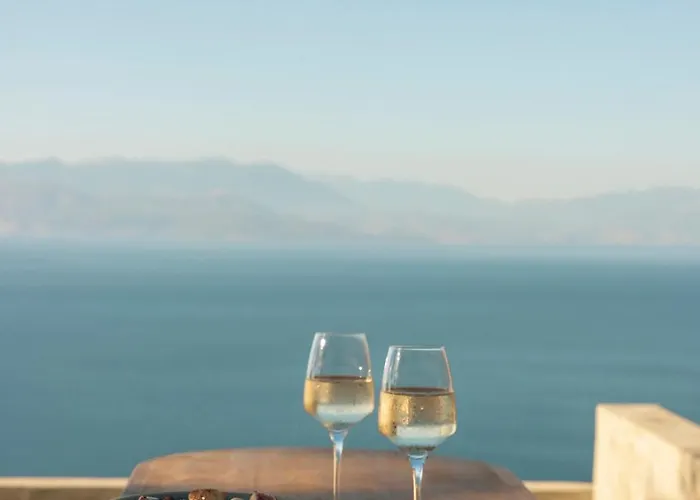 ​le Grand Bleu 5* Derveni